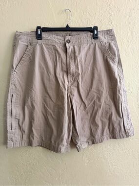 Pacific Trail Men's Cargo Shorts in Light Tan